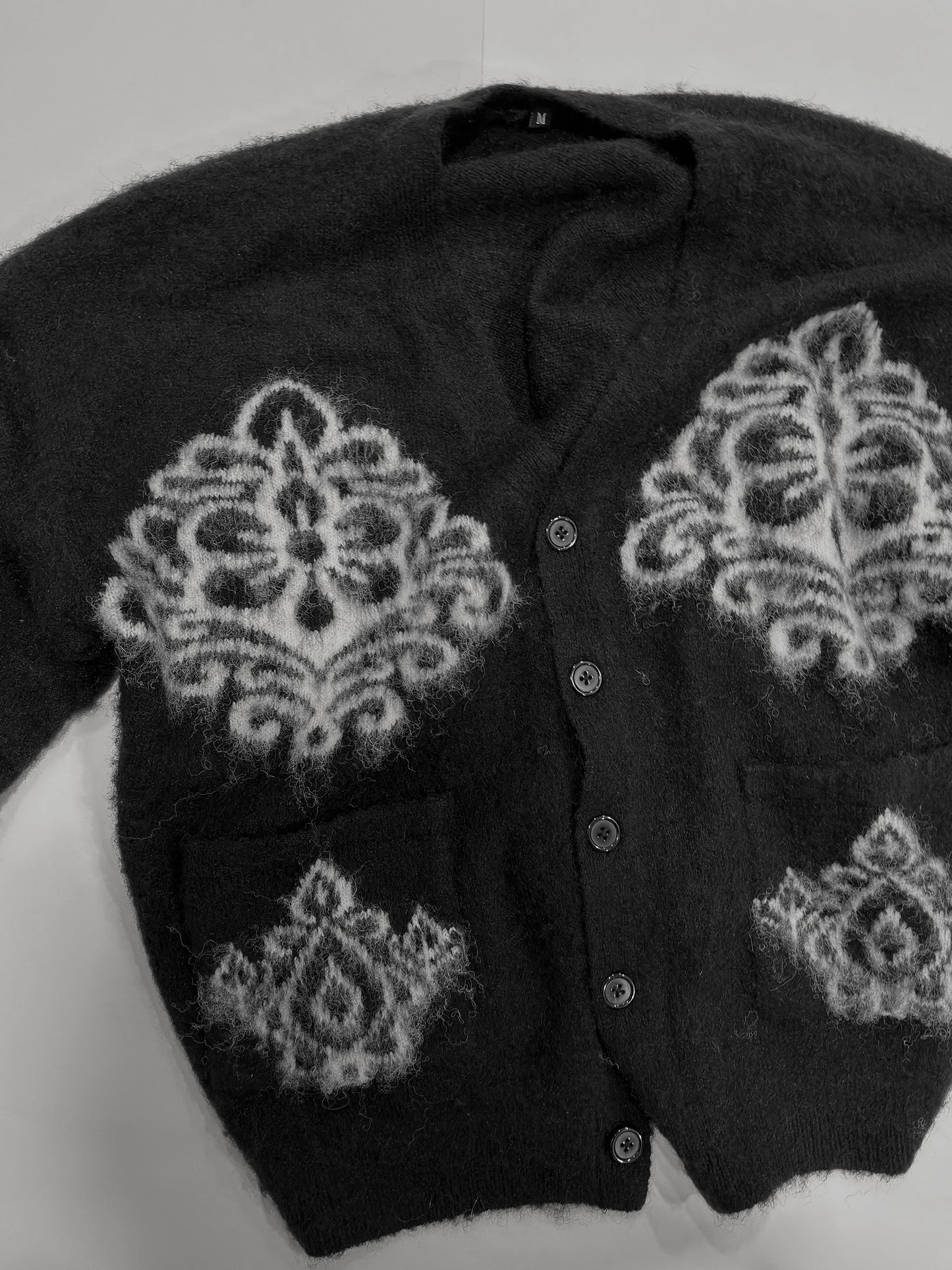 Fuzzy Mohair-Textured Knit Cardigan: Motif 001